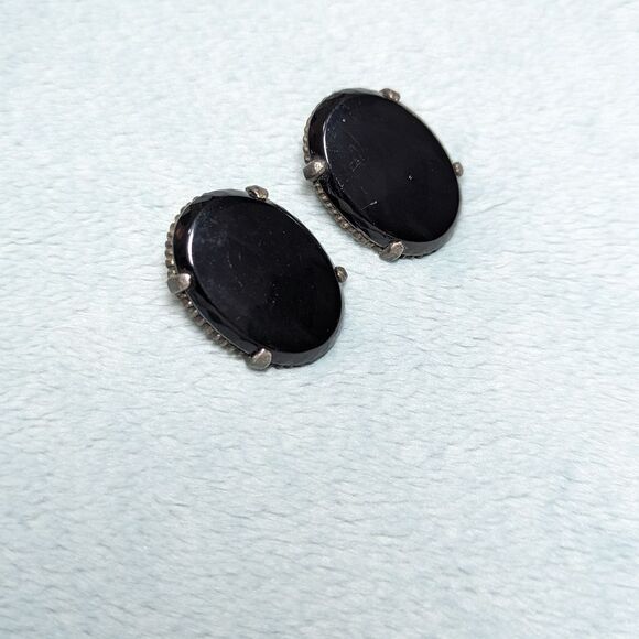 Vintage Large Oval Button Style Black Cabochon Clip Earrings - Picture 6 of 9